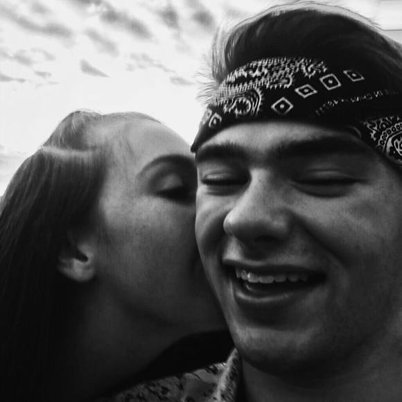 Meet your Posher, Katie - Picture 1 of 1